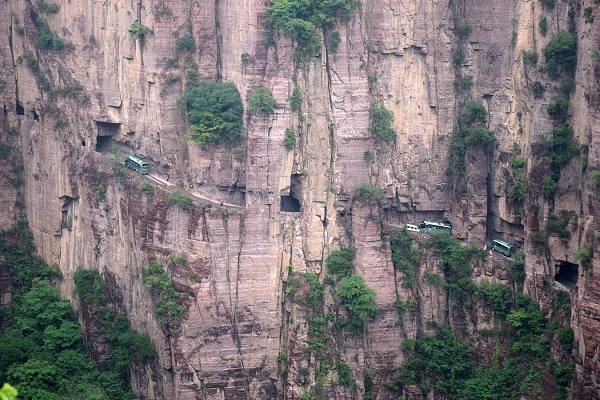 Spektakul�re Tunnelstra�en im Taihang-Gebirge