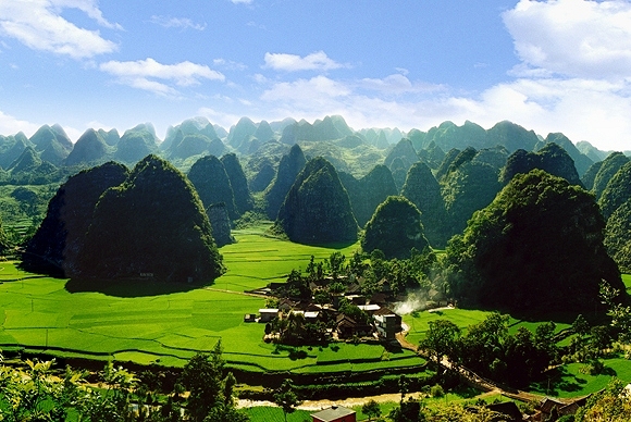 Karstlandschaft von Xifenglin in Wangfenlin, Xingyi