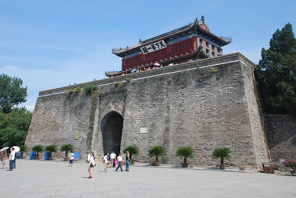 Erster Pass unter dem Himmel in Shanhaiguan